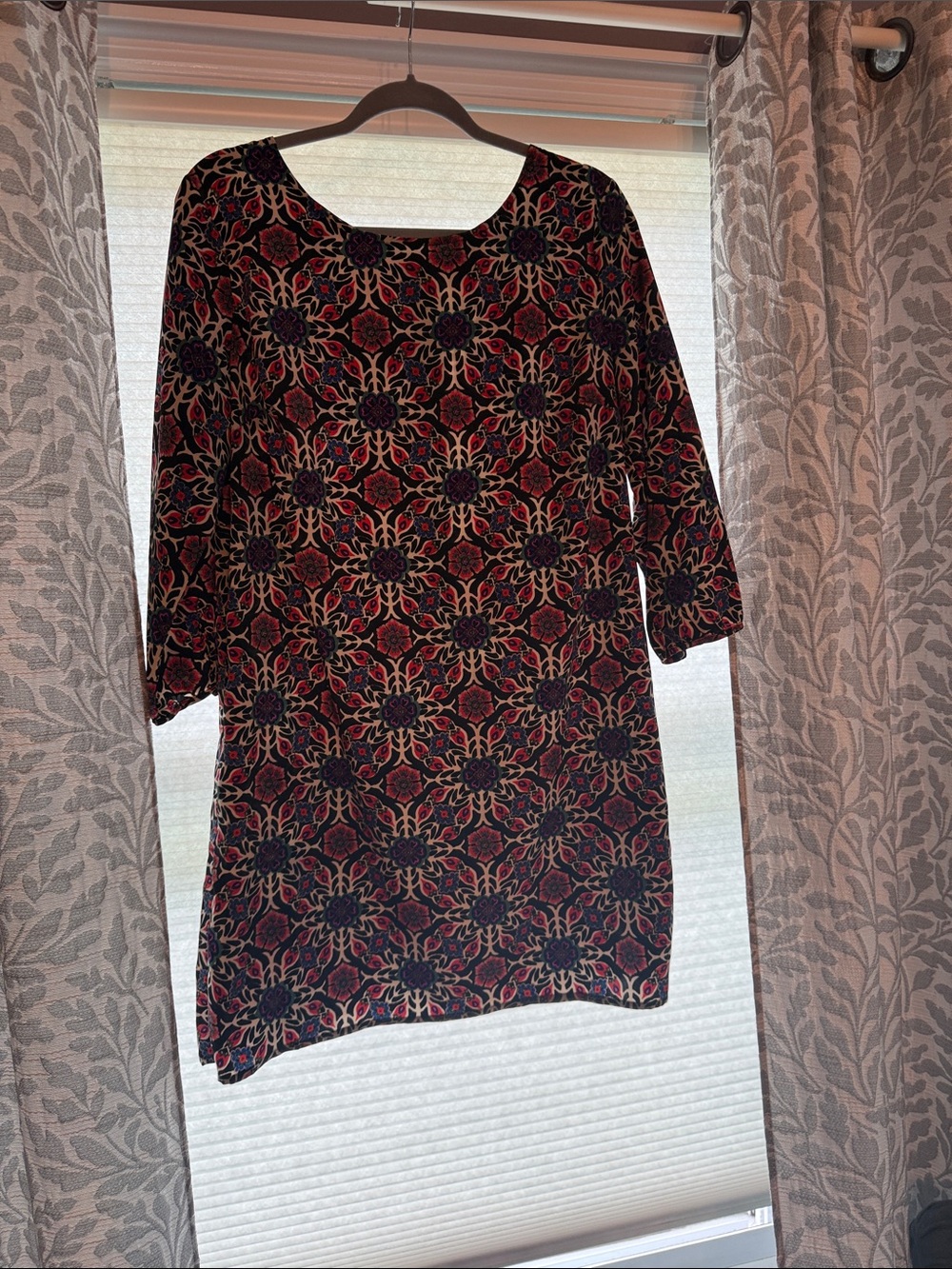 Old Navy Black and Red Floral-Pattern Long Sleeve Shift Dress